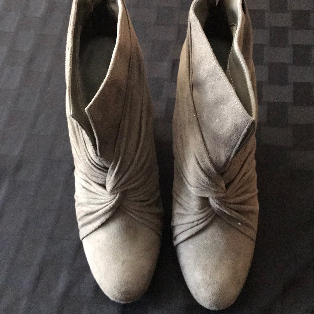 Impo booties Sz. 8.5 taupe 4.5” wedge heel